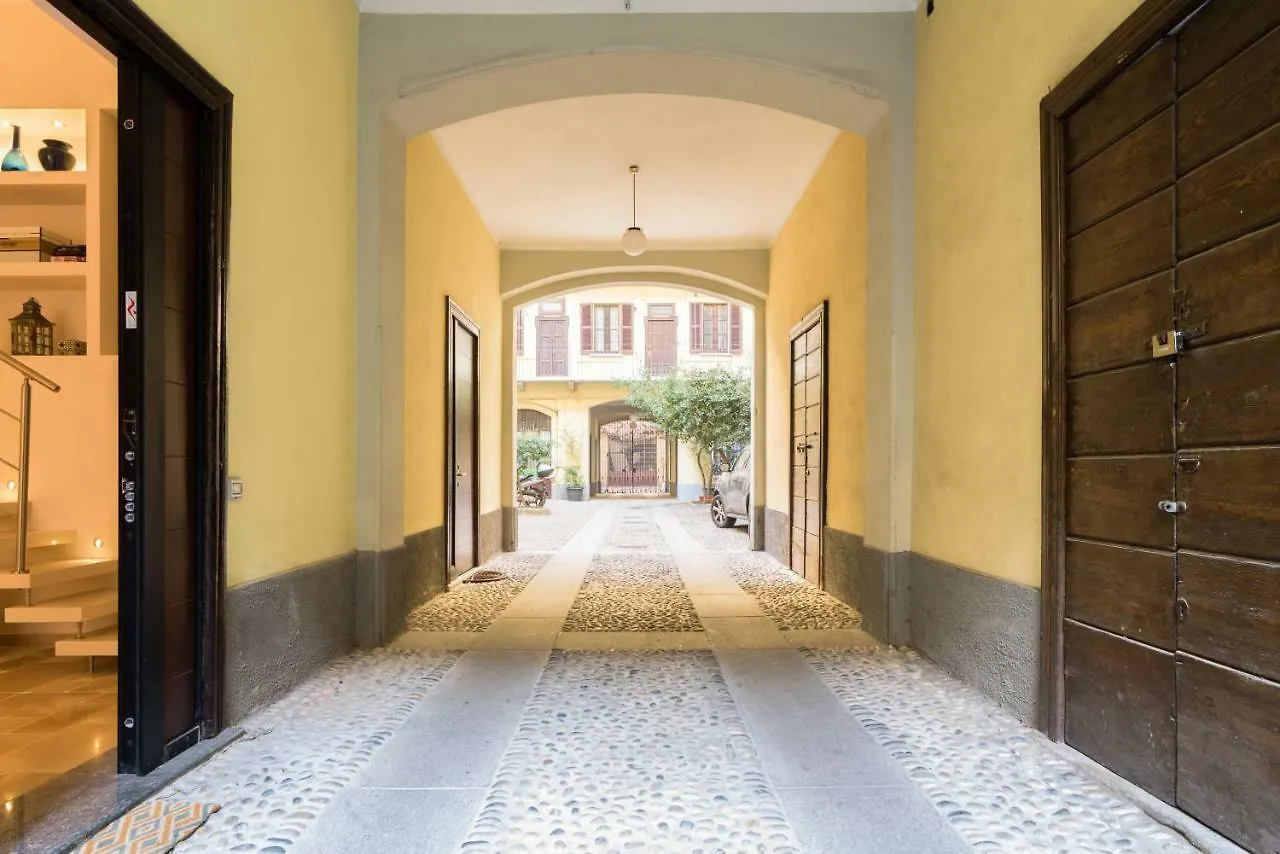 Spazio M&M Cso Xxii Marzo 39 Milan Italy